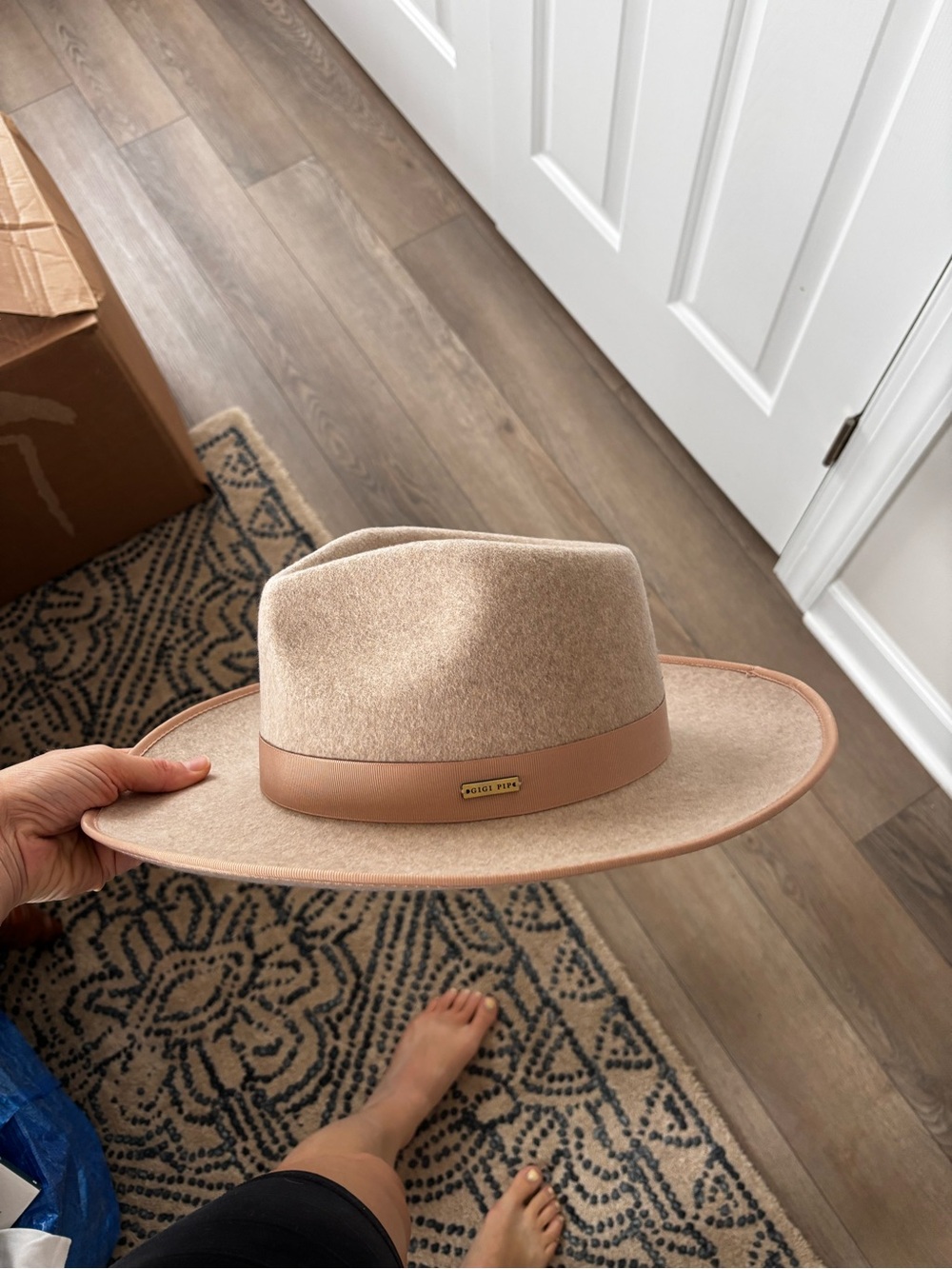 GIGI PIP Beige Felt Fedora with Black Liner - Picture 4 of 4